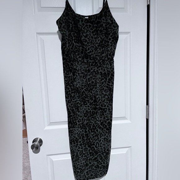 Old Navy Dresses & Skirts - Old Navy Black & Charcoal Leopard Print Maxi Slip Dress